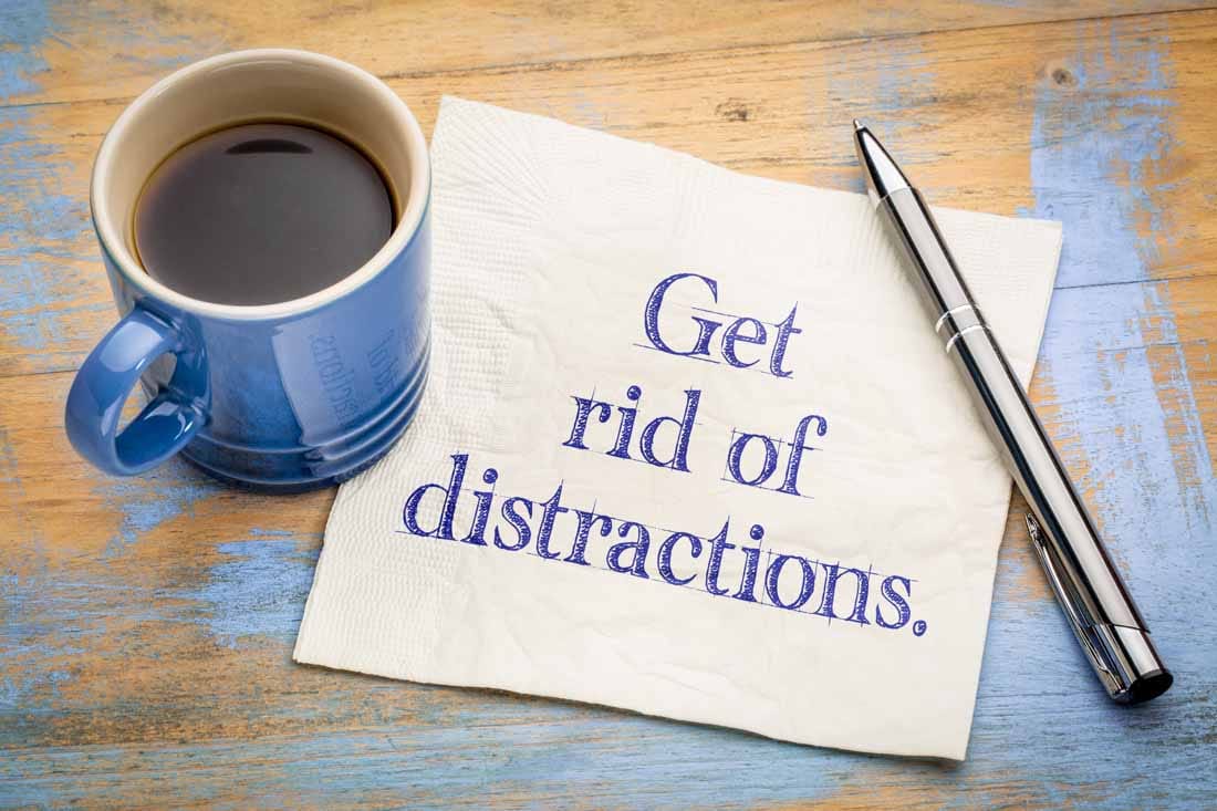How to Avoid Distractions at Work: 10 Tips for Managers
