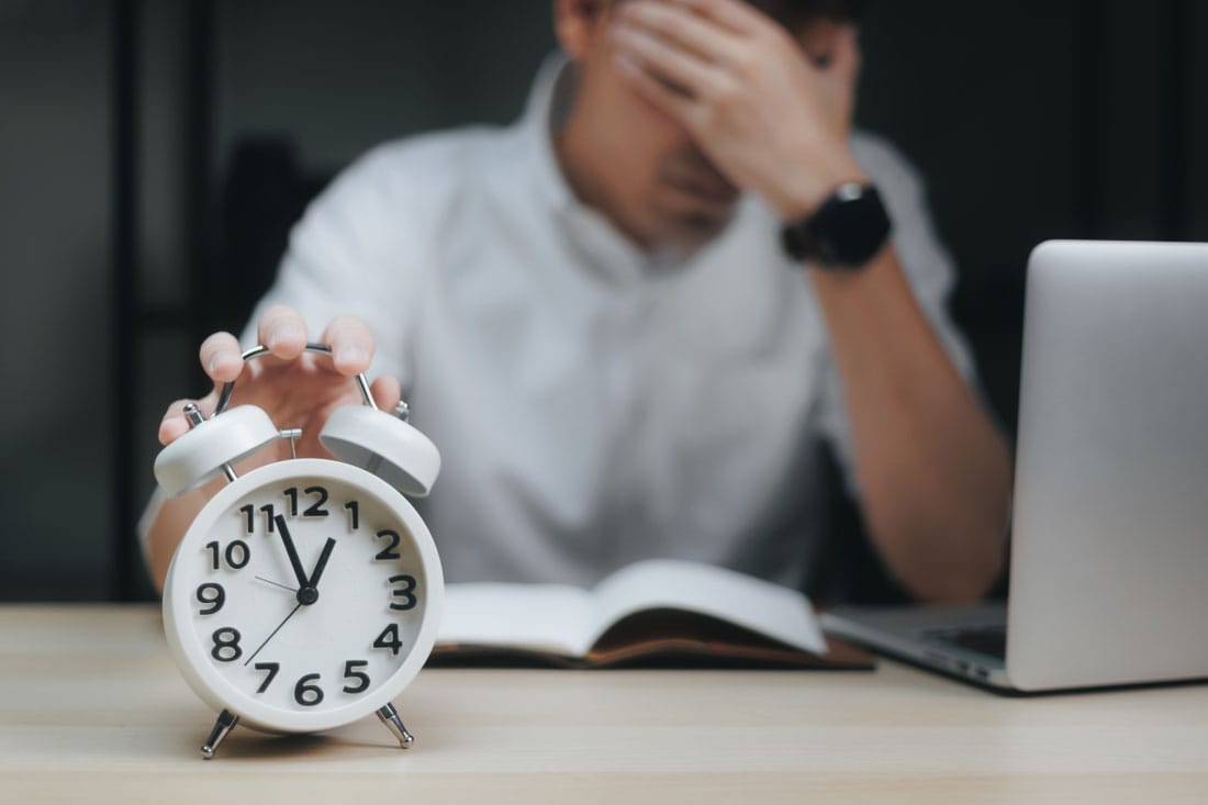 6 Negative Effects of Overtime on Employee Productivity